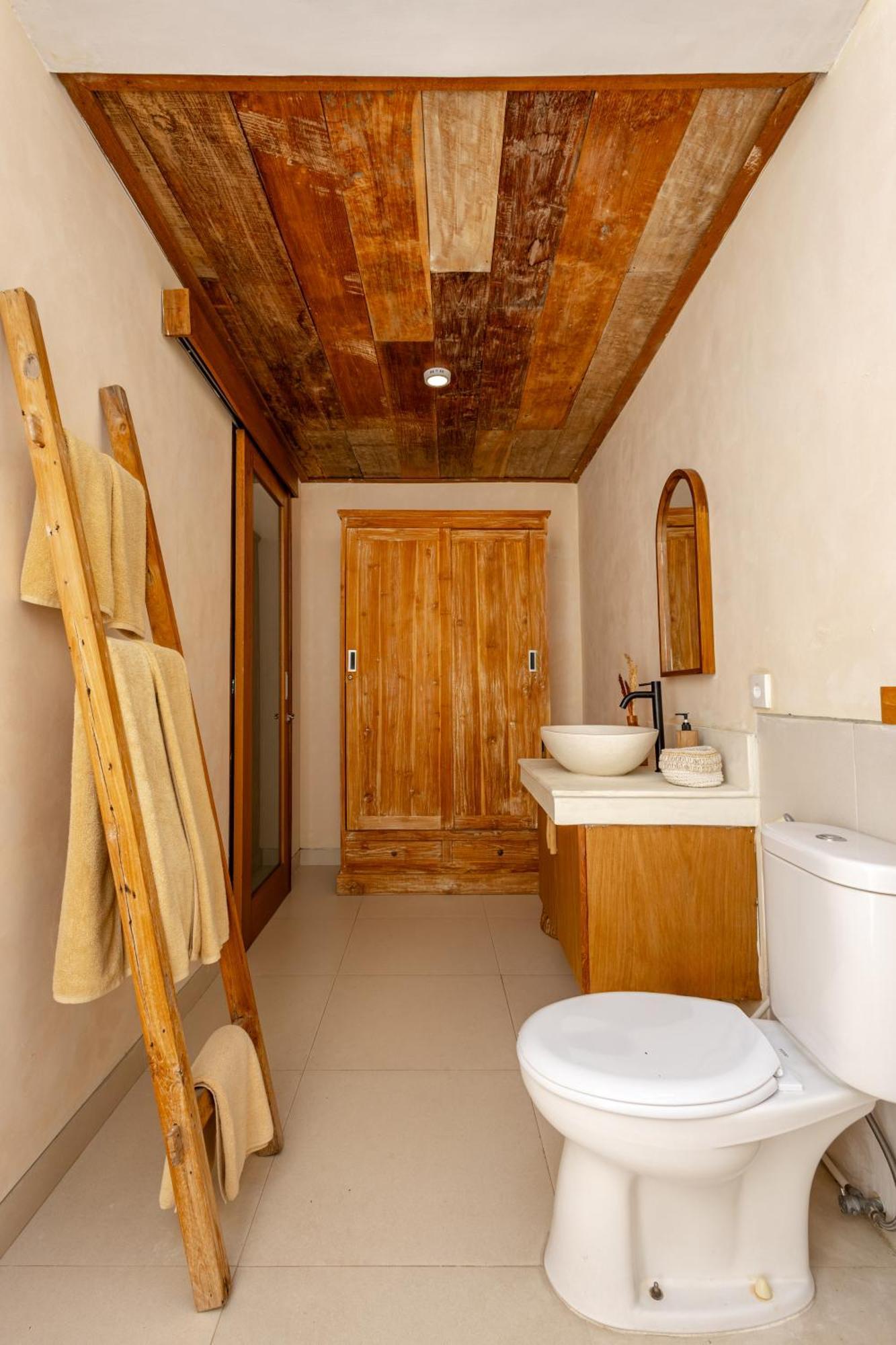 The Pink Joglo, A Cheerful 3Bdr Villa W/Pool And Rice-Field View. Dalung  Екстериор снимка